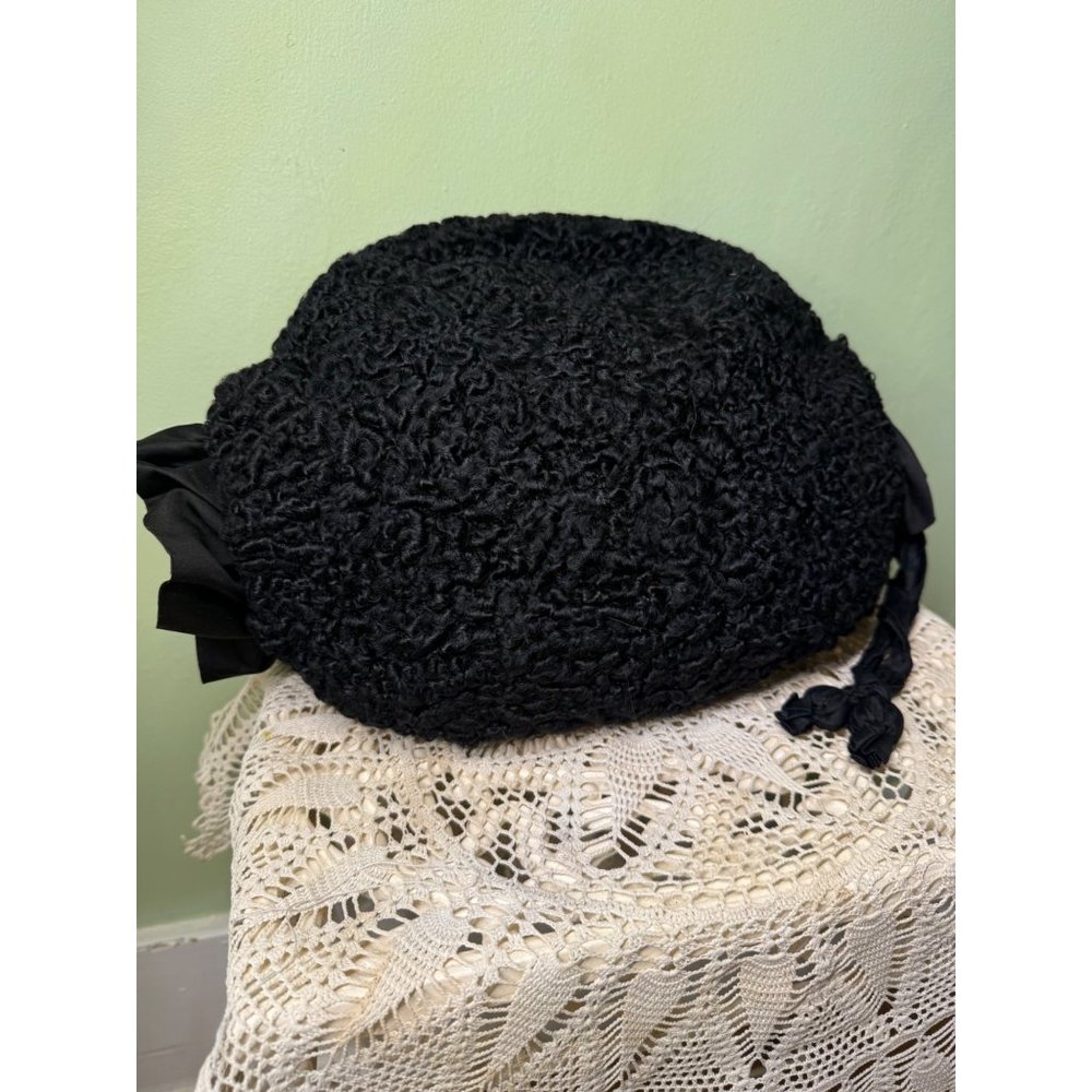 Antique 1920's Curly black lambs wool hand Muff Warmer - Picture 10 of 14